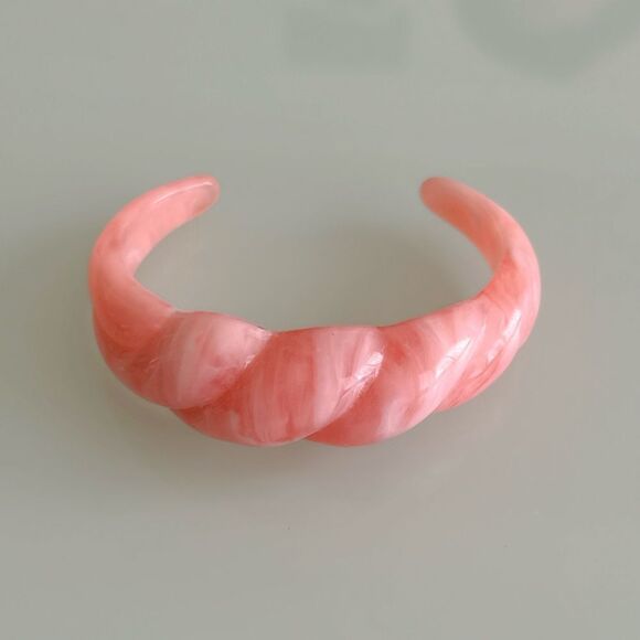 Pink Twisted Bangle Bracelet A1014 - Picture 1 of 3